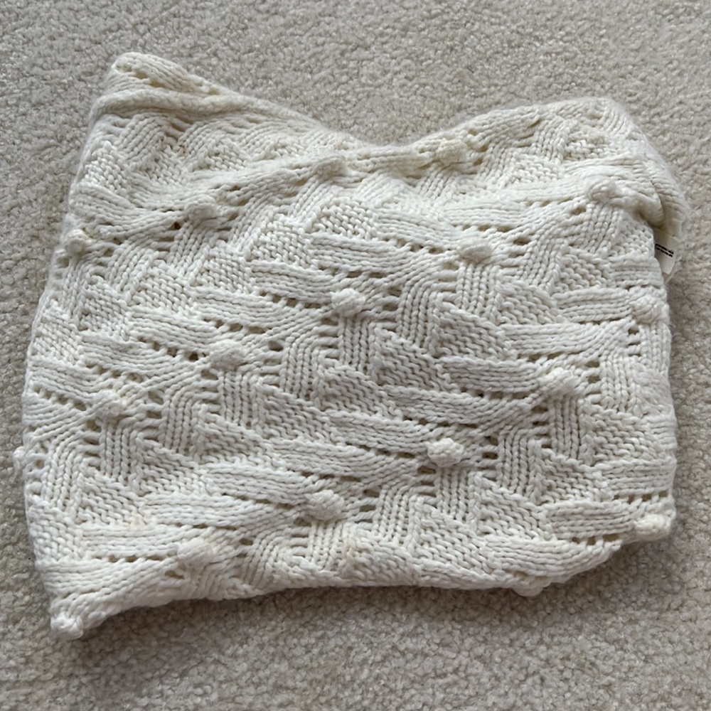 Gap Ivory Infinity Scarf - Picture 2 of 2